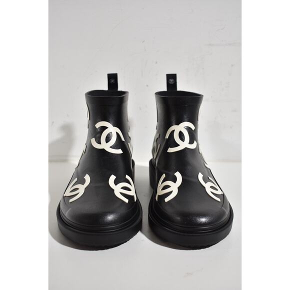 Chanel 23A Black White All Over Logo Rubber CC Low Top Short Ankle Rain Boots 42 - Picture 6 of 11